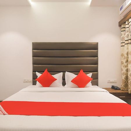 Hotel O Rudraksh Indaur Kültér fotó