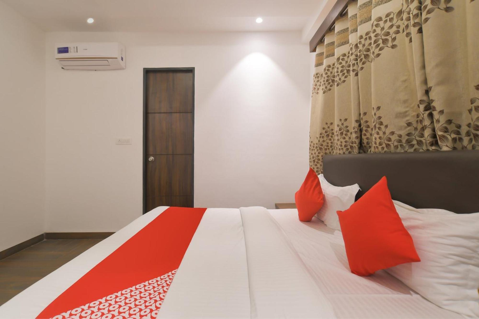 Hotel O Rudraksh Indaur Kültér fotó