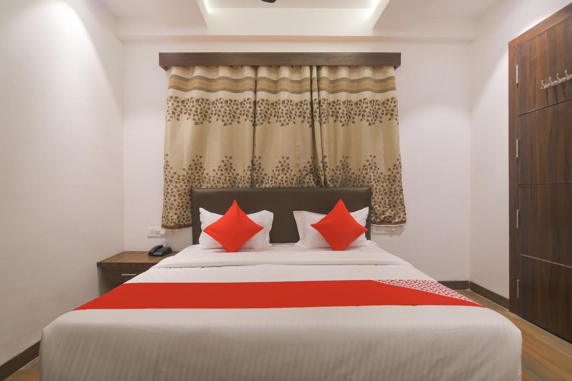 Hotel O Rudraksh Indaur Kültér fotó