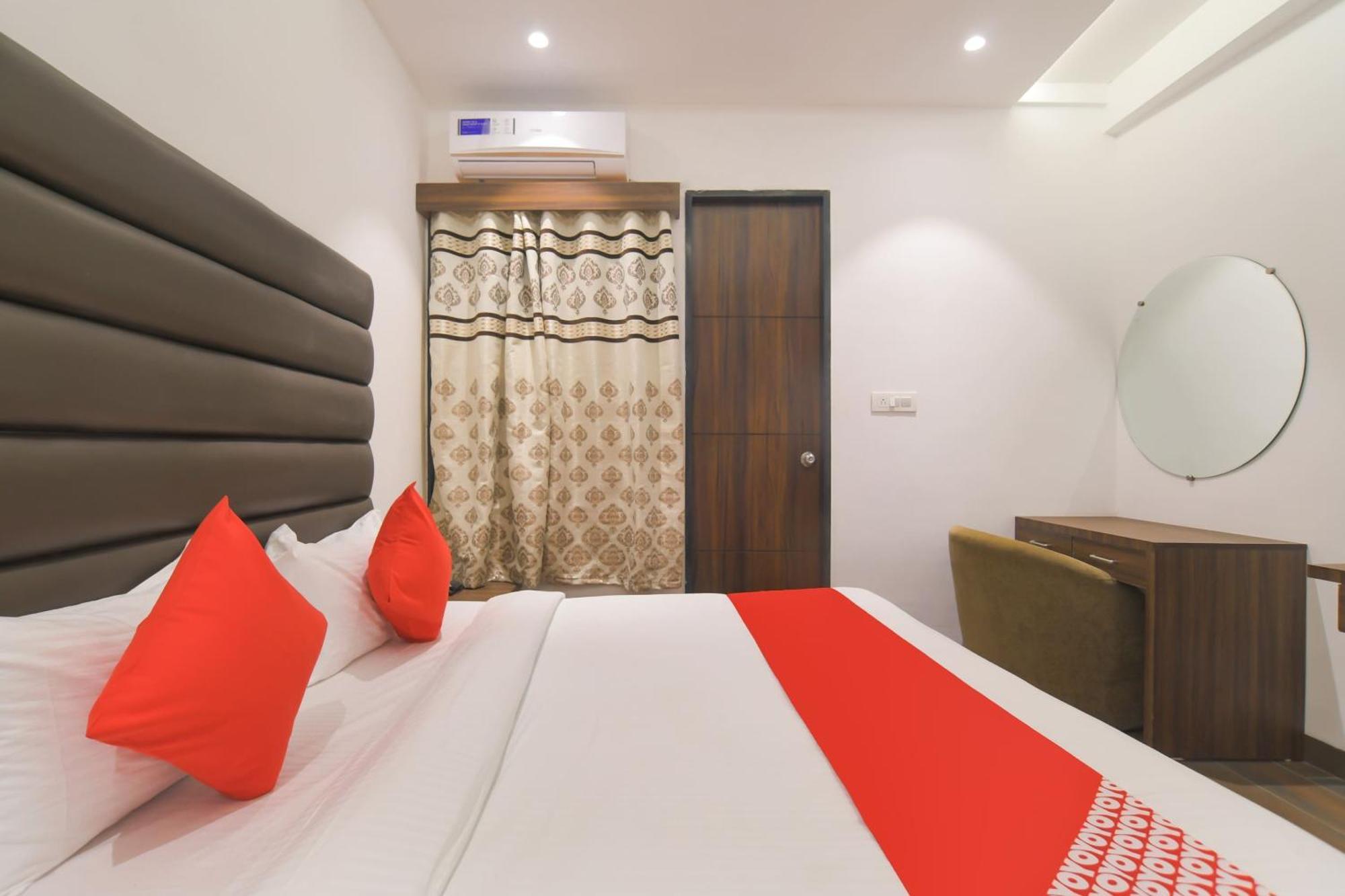 Hotel O Rudraksh Indaur Kültér fotó