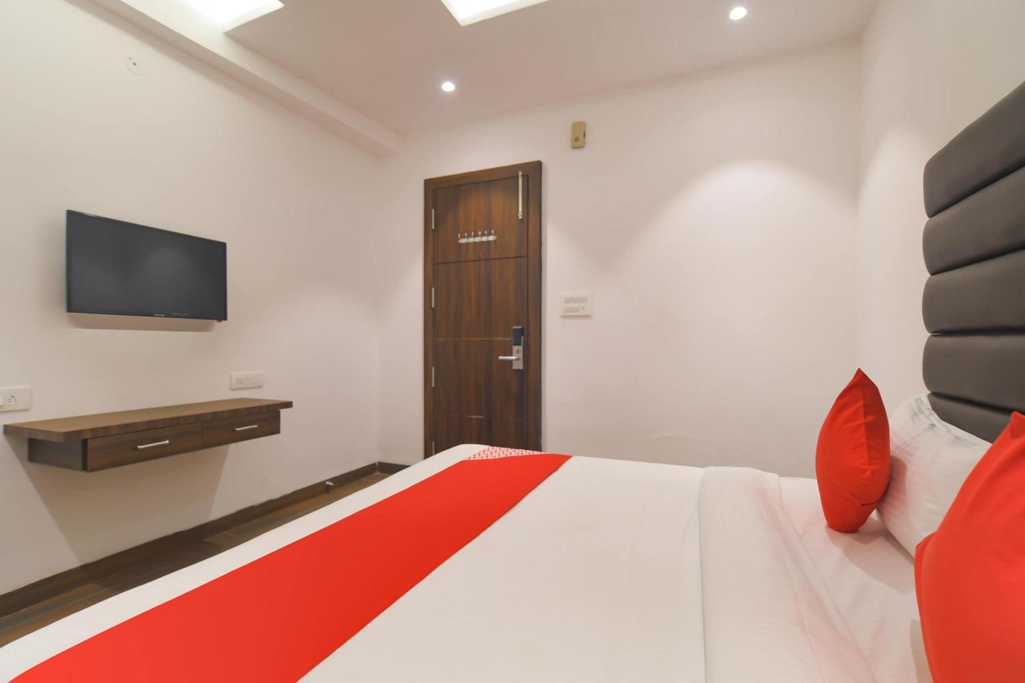 Hotel O Rudraksh Indaur Kültér fotó