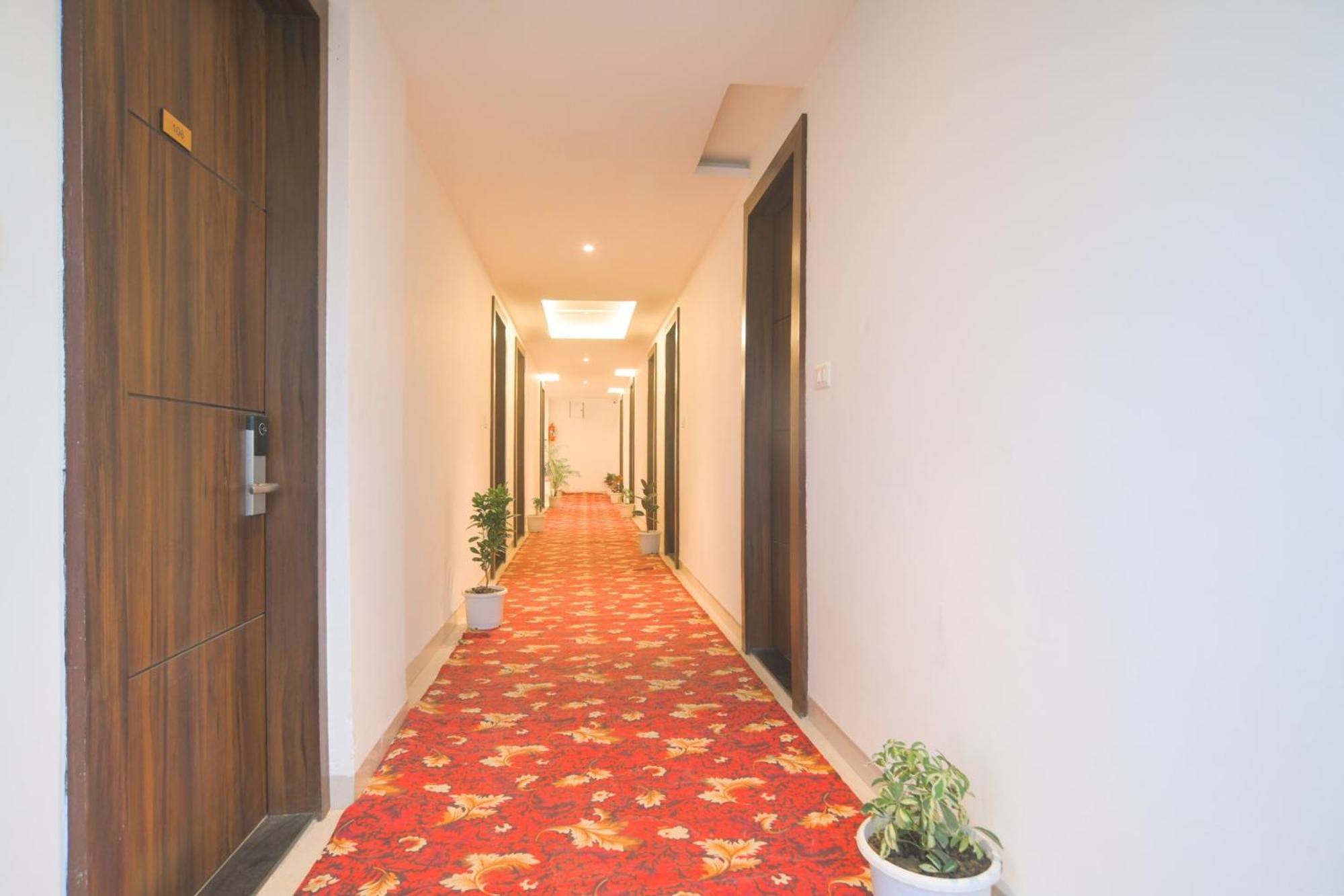 Hotel O Rudraksh Indaur Kültér fotó