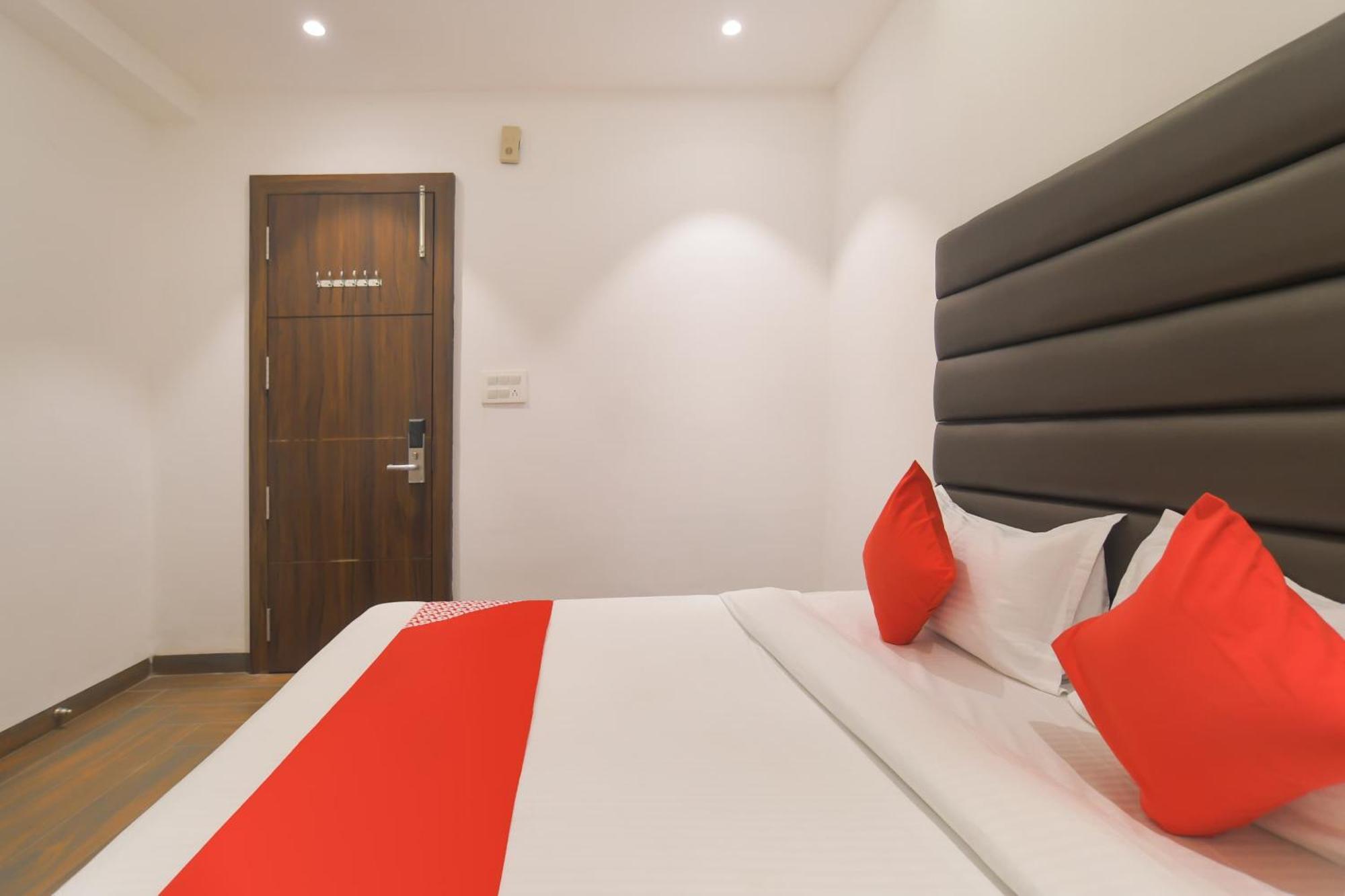 Hotel O Rudraksh Indaur Kültér fotó